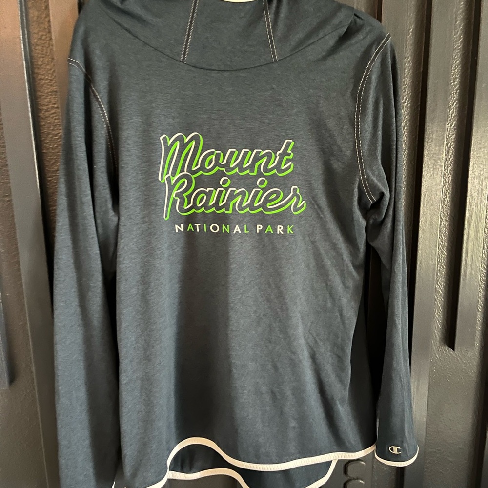 Champion “Mount Rainier National Park” Women’s XL Lightweight Long-sleeve Tee